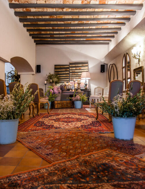 El Salón Celler de la masía con sus singulares techos abovedados