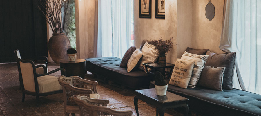 nosotros-1 sala con sofás para relajarse