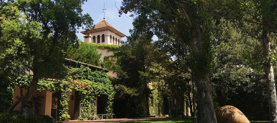 Mas Vidrier masía para bodas cerca de Barcelona vista de la Masía y los jardines